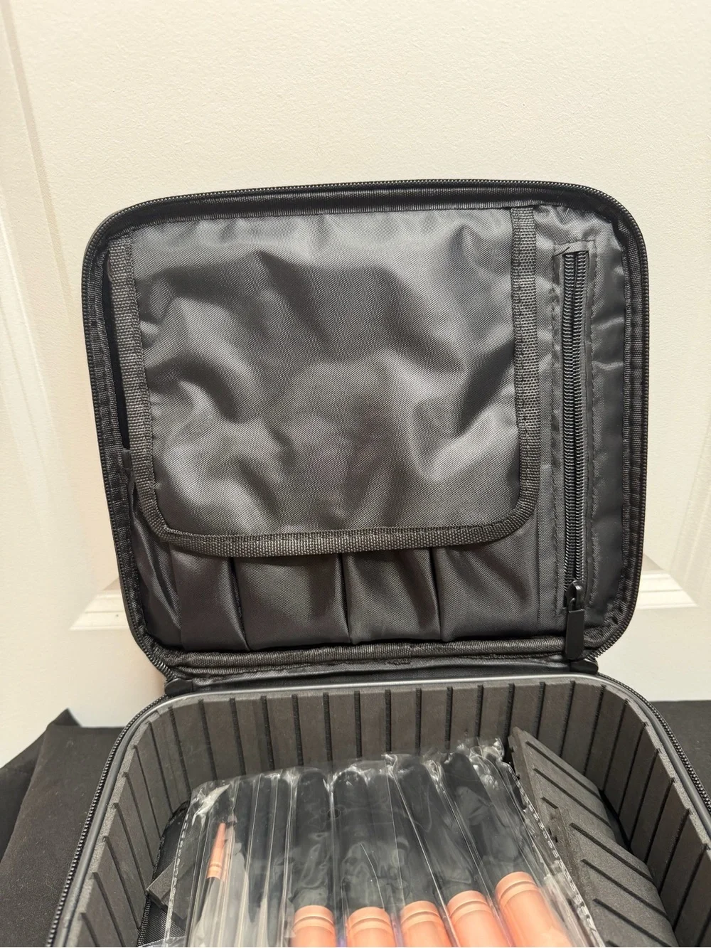 Travel makeup Toiletry case in black NEW